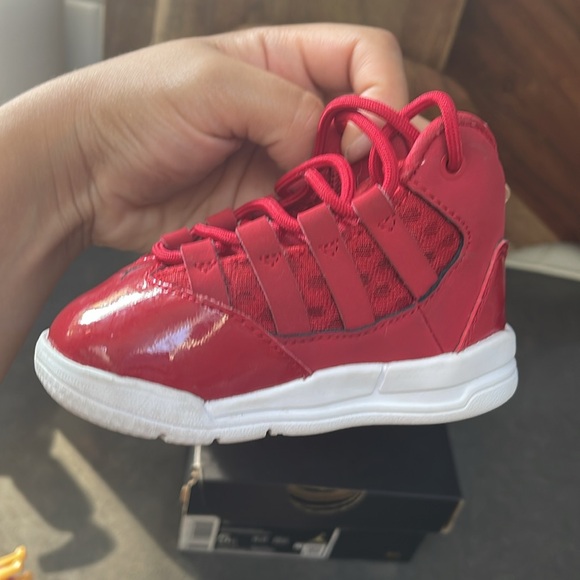 Air Jordan Max Aura (University Red), TD Size 5C - Picture 8 of 12